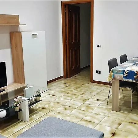 아파트 18 Dal Mare 4 Da Lecce Monteroni Con Terrazza 9 Letti *